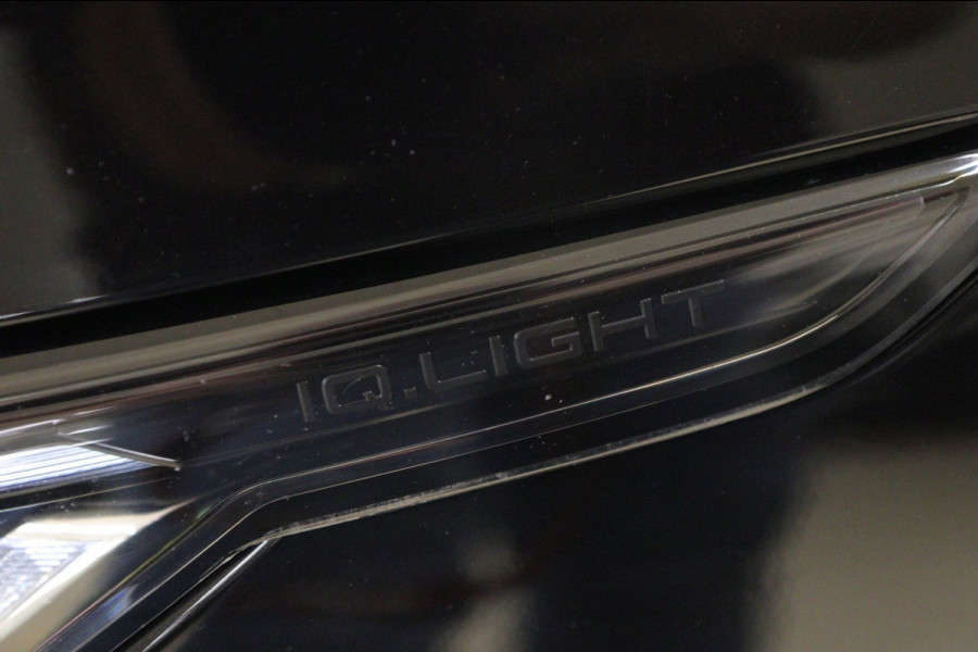 Volkswagen Golf 2.0 TSI R 4Motion PERFORMANCE /AKRA/PANO/IQ/H-K/BOMVOL