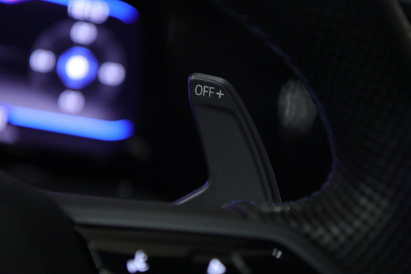 Volkswagen Golf 2.0 TSI R 4Motion PERFORMANCE /AKRA/PANO/IQ/H-K/BOMVOL