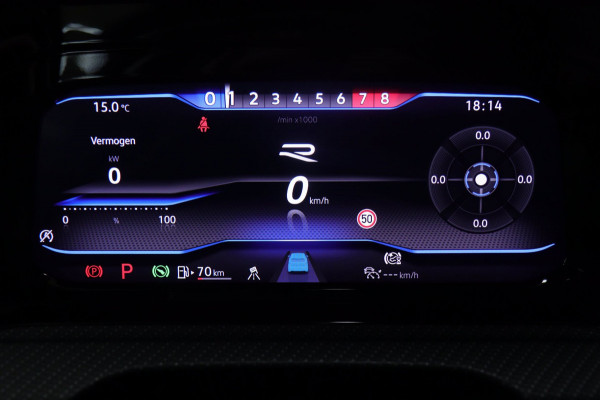 Volkswagen Golf 2.0 TSI R 4Motion PERFORMANCE /AKRA/PANO/IQ/H-K/BOMVOL