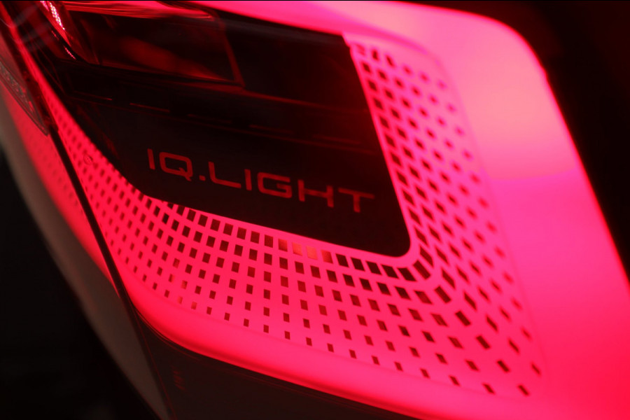 Volkswagen Golf 2.0 TSI R 4Motion PERFORMANCE /AKRA/PANO/IQ/H-K/BOMVOL