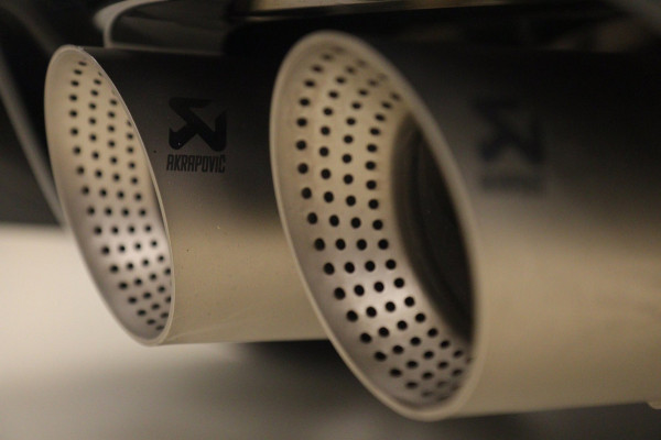 Volkswagen Golf 2.0 TSI R 4Motion PERFORMANCE /AKRA/PANO/IQ/H-K/BOMVOL