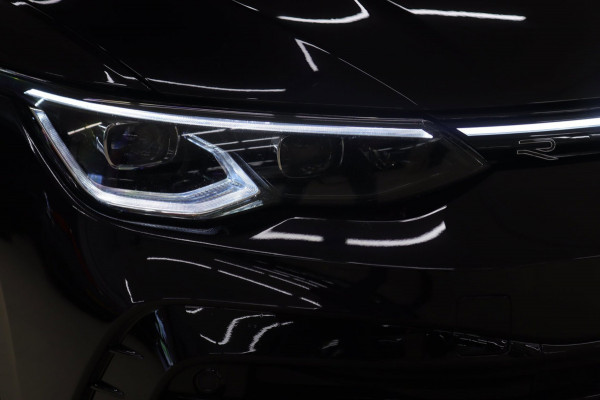 Volkswagen Golf 2.0 TSI R 4Motion PERFORMANCE /AKRA/PANO/IQ/H-K/BOMVOL