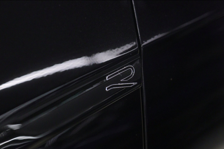 Volkswagen Golf 2.0 TSI R 4Motion PERFORMANCE /AKRA/PANO/IQ/H-K/BOMVOL