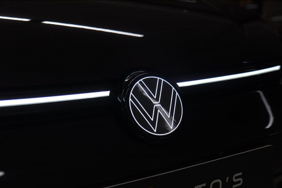 Volkswagen Golf 2.0 TSI R 4Motion PERFORMANCE /AKRA/PANO/IQ/H-K/BOMVOL