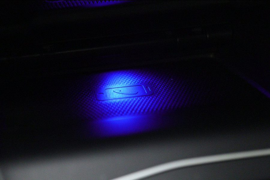 Volkswagen Golf 2.0 TSI R 4Motion PERFORMANCE /AKRA/PANO/IQ/H-K/BOMVOL