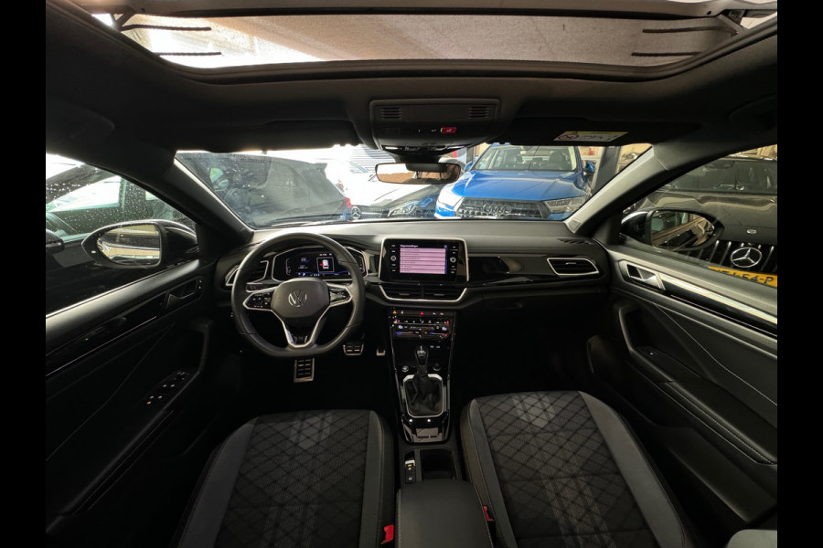 Volkswagen T-Roc 1.5 TSI R-Line Pano|Keyless|IQ|Sfeer|Camera