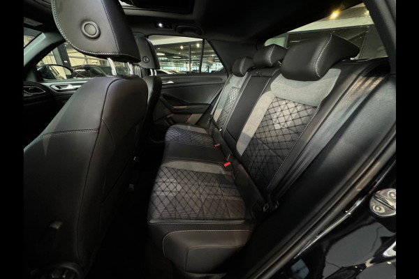 Volkswagen T-Roc 1.5 TSI R-Line Pano|Keyless|IQ|Sfeer|Camera