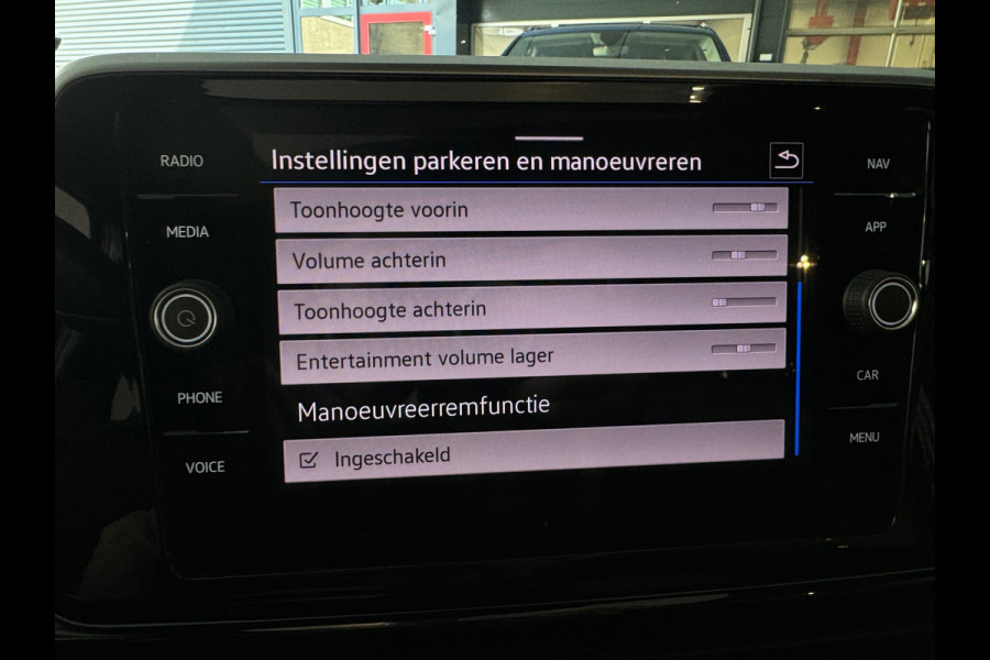 Volkswagen T-Roc 1.5 TSI R-Line Pano|Keyless|IQ|Sfeer|Camera