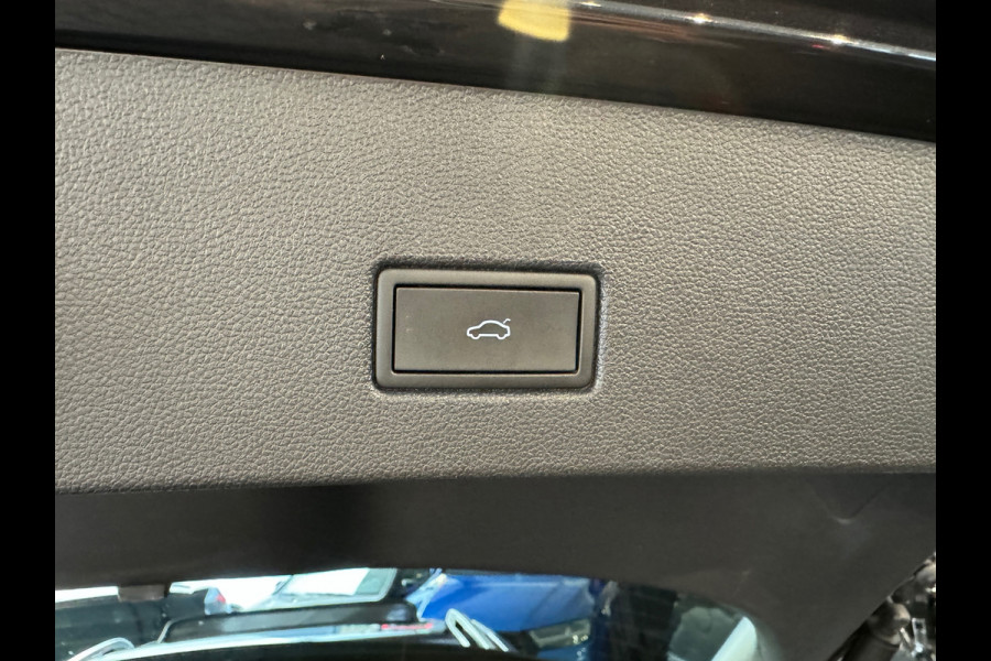 Volkswagen T-Roc 1.5 TSI R-Line Pano|Keyless|IQ|Sfeer|Camera