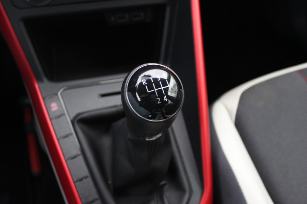 Volkswagen Polo 1.0 TSI Comfortline / NL Auto! / 1e Eign. / Trekhaak / CarPlay / Beats / 16'' / ACC