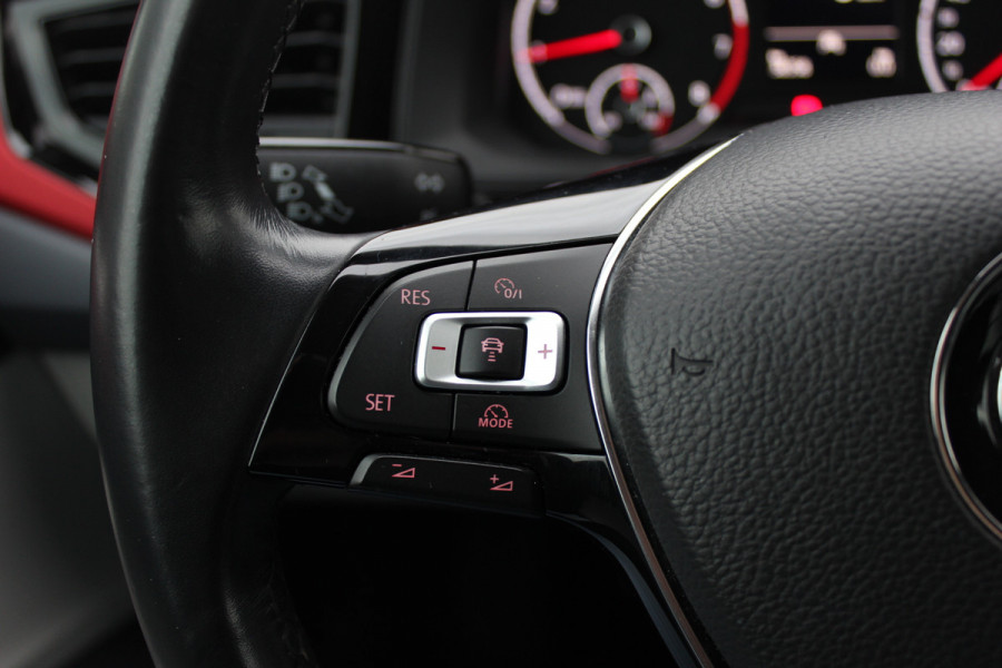 Volkswagen Polo 1.0 TSI Comfortline / NL Auto! / 1e Eign. / Trekhaak / CarPlay / Beats / 16'' / ACC