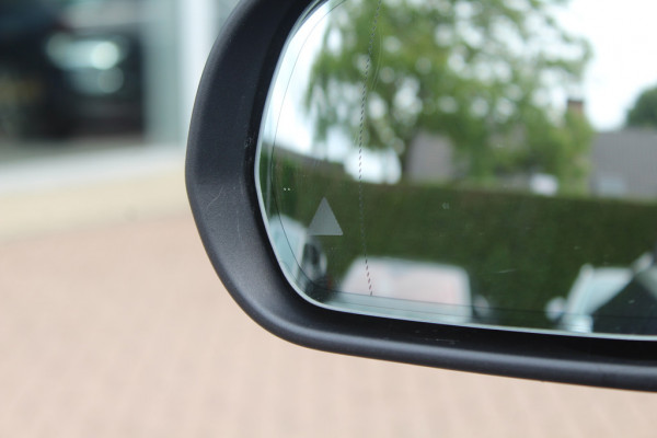 Mercedes-Benz EQC 400 4MATIC Business Solution AMG 80 kWh / SoH 93,1% / Schuifdak / 360Camera / Head-up / Burmester / Leder / 20'' / Matrix LED / CarPlay / Dodehoek / DAB / ACC