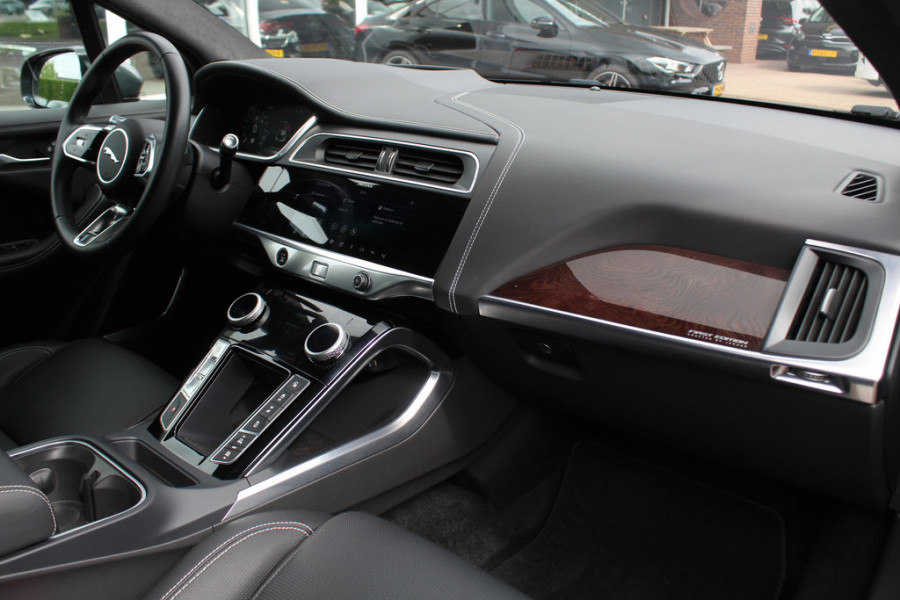 Jaguar I-PACE EV400 First Edition 90 kWh / Full option! / Panoramadak / 360Camera / Head-up / 20'' / Luchtvering / Leder / Meridian / Stoel+Stuurverwarming / 4zone Airco / DAB / Dodehoek / ACC