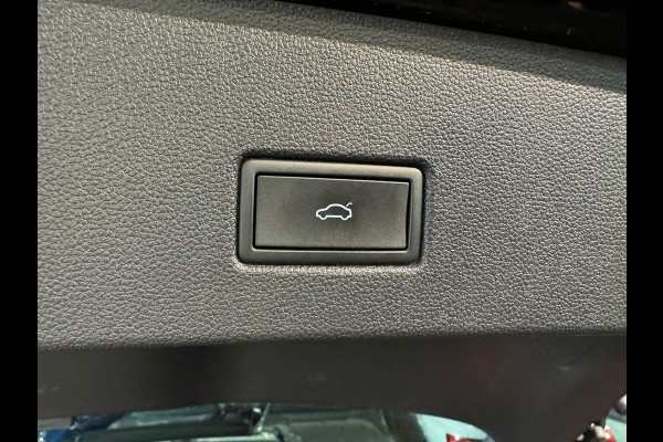 Volkswagen T-Roc 1.5 TSI R-Line Pano|Beats|IQ|Keyless|Camera