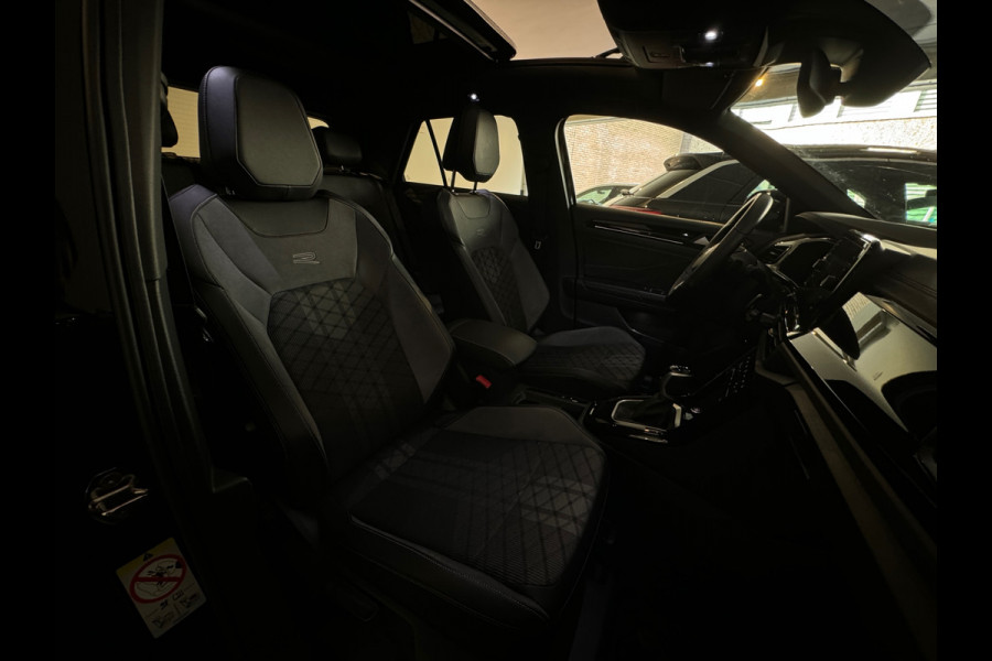 Volkswagen T-Roc 1.5 TSI R-Line Pano|Beats|IQ|Keyless|Camera