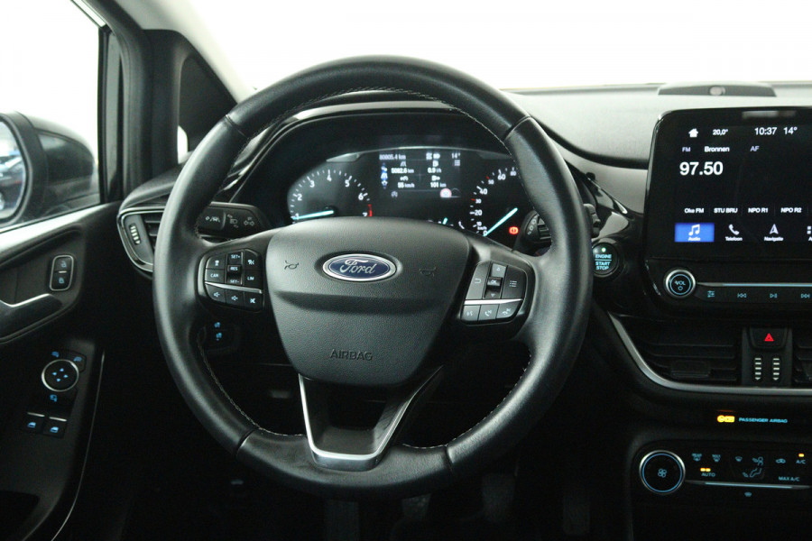 Ford Fiesta 1.0 EcoBoost Titanium (ACHTERUITRIJCAMERA, CRUISE CONTROL ADAPTIEF, NAVIGATIE, PARKEERSENSOREN)