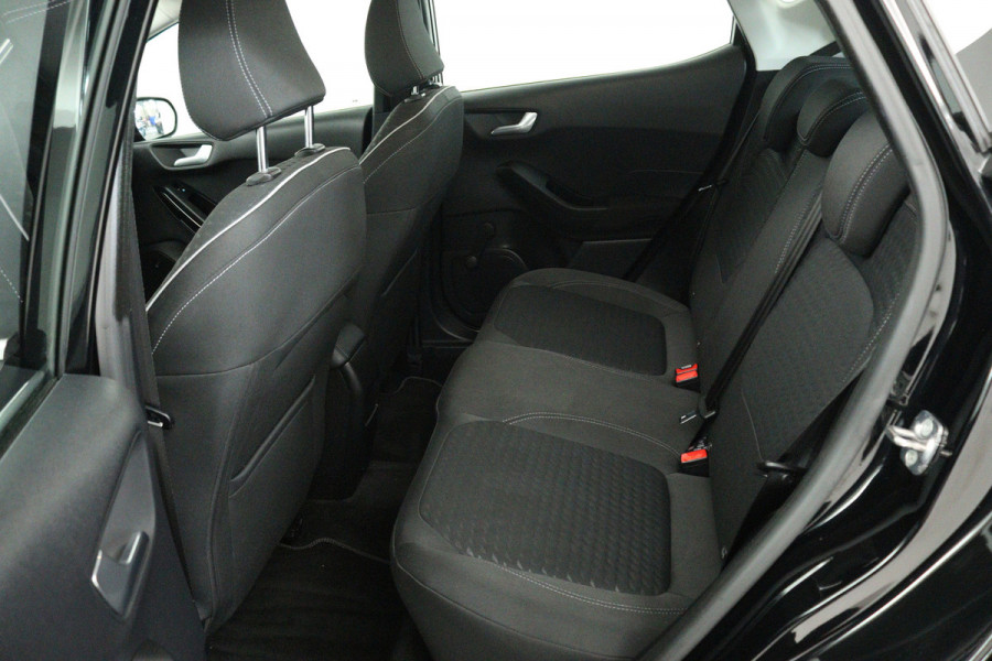 Ford Fiesta 1.0 EcoBoost Titanium (ACHTERUITRIJCAMERA, CRUISE CONTROL ADAPTIEF, NAVIGATIE, PARKEERSENSOREN)