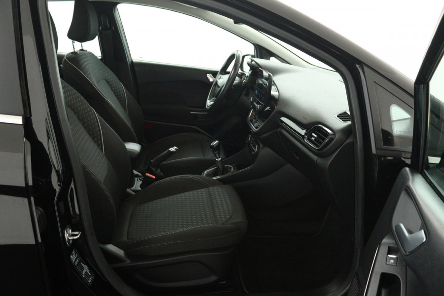 Ford Fiesta 1.0 EcoBoost Titanium (ACHTERUITRIJCAMERA, CRUISE CONTROL ADAPTIEF, NAVIGATIE, PARKEERSENSOREN)