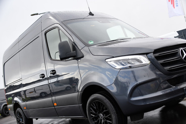 Mercedes-Benz Sprinter 319 V6 3.0 CDI L2H2 PB Edition Cruise, 360 Camera, Carplay, LED, 3500kg Trekhaak, LED, NAVI, Virtual, Uniek!