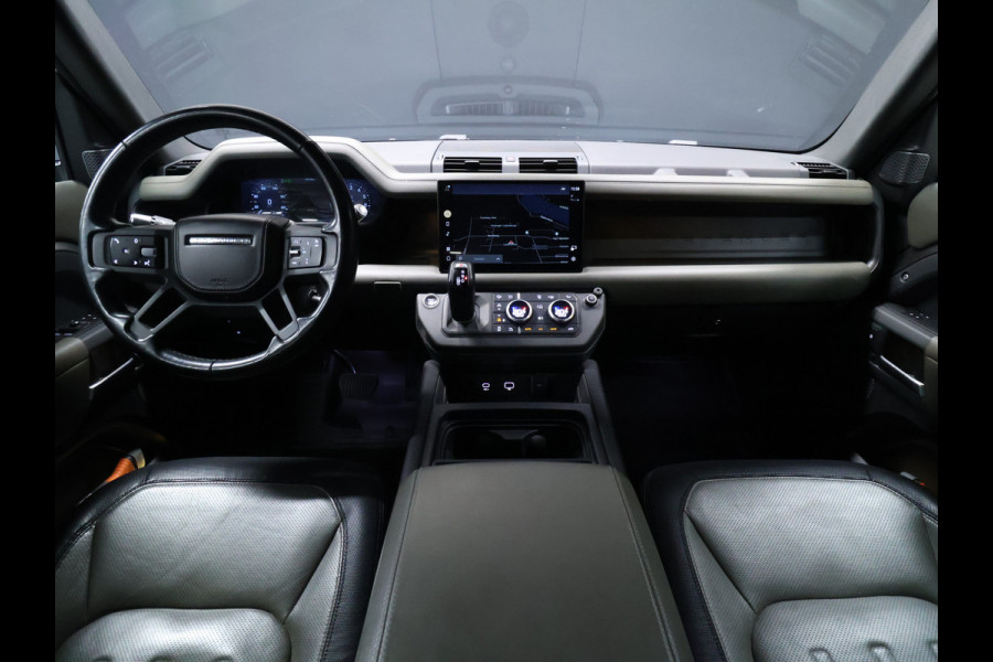 Land Rover Defender 110 2.0 P400e 110 Urban X-Dynamic [ADAPTIVE CRUISE, APPLE CARPLAY, TREKHAAK, SCHUIFKANTELDAK, CAMERA, MEMORY, STOELVERWAMING, NAVIGATIE, NIEUWSTAAT]