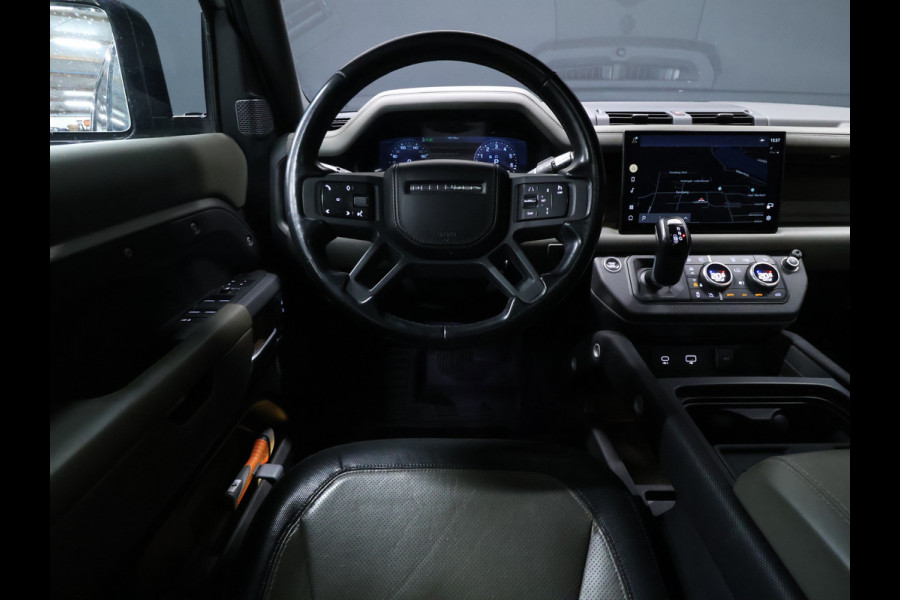 Land Rover Defender 110 2.0 P400e 110 Urban X-Dynamic [ADAPTIVE CRUISE, APPLE CARPLAY, TREKHAAK, SCHUIFKANTELDAK, CAMERA, MEMORY, STOELVERWAMING, NAVIGATIE, NIEUWSTAAT]