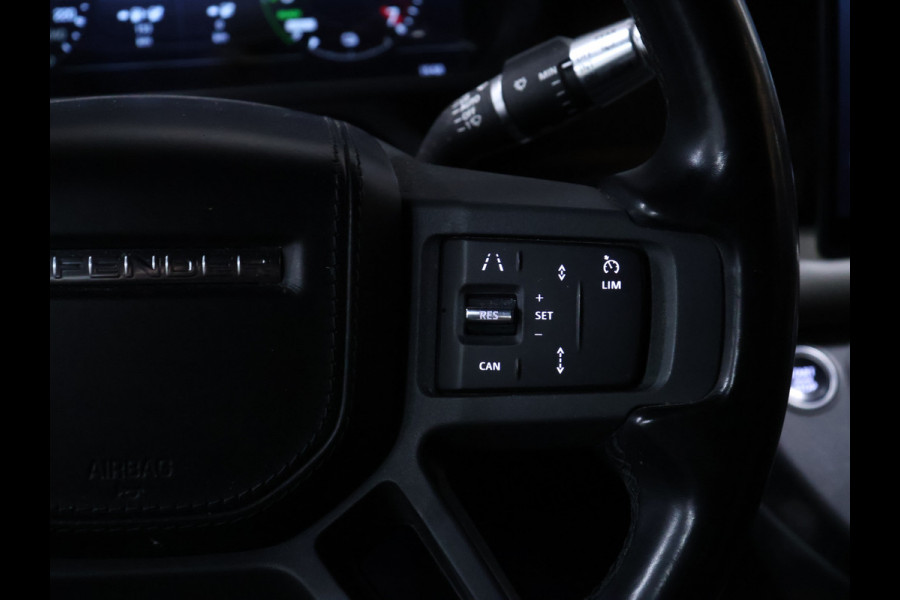 Land Rover Defender 110 2.0 P400e 110 Urban X-Dynamic [ADAPTIVE CRUISE, APPLE CARPLAY, TREKHAAK, SCHUIFKANTELDAK, CAMERA, MEMORY, STOELVERWAMING, NAVIGATIE, NIEUWSTAAT]