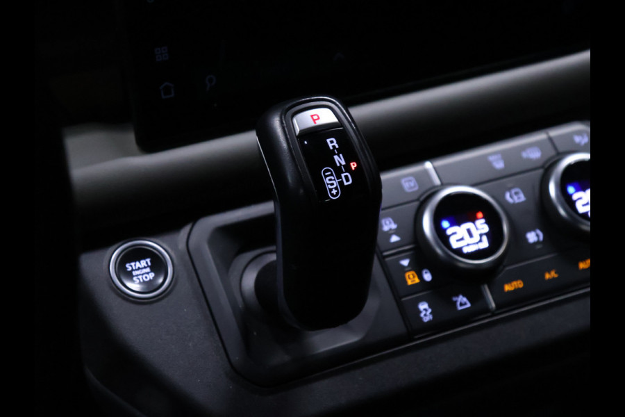 Land Rover Defender 110 2.0 P400e 110 Urban X-Dynamic [ADAPTIVE CRUISE, APPLE CARPLAY, TREKHAAK, SCHUIFKANTELDAK, CAMERA, MEMORY, STOELVERWAMING, NAVIGATIE, NIEUWSTAAT]
