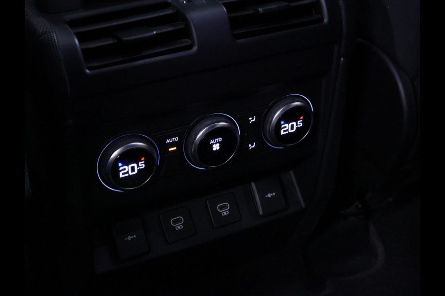 Land Rover Defender 110 2.0 P400e 110 Urban X-Dynamic [ADAPTIVE CRUISE, APPLE CARPLAY, TREKHAAK, SCHUIFKANTELDAK, CAMERA, MEMORY, STOELVERWAMING, NAVIGATIE, NIEUWSTAAT]