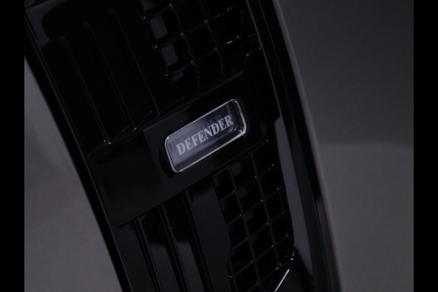 Land Rover Defender 110 2.0 P400e 110 Urban X-Dynamic [ADAPTIVE CRUISE, APPLE CARPLAY, TREKHAAK, SCHUIFKANTELDAK, CAMERA, MEMORY, STOELVERWAMING, NAVIGATIE, NIEUWSTAAT]