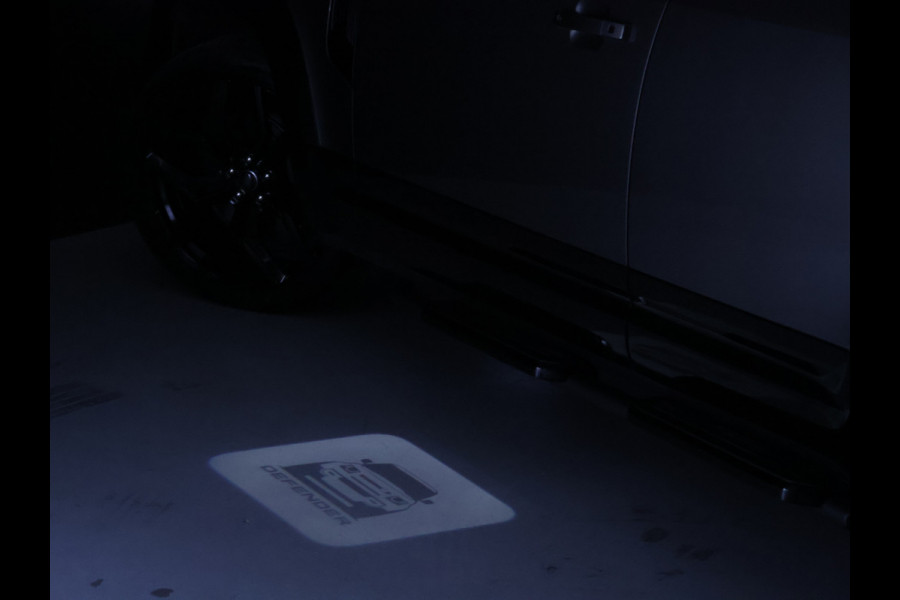 Land Rover Defender 110 2.0 P400e 110 Urban X-Dynamic [ADAPTIVE CRUISE, APPLE CARPLAY, TREKHAAK, SCHUIFKANTELDAK, CAMERA, MEMORY, STOELVERWAMING, NAVIGATIE, NIEUWSTAAT]