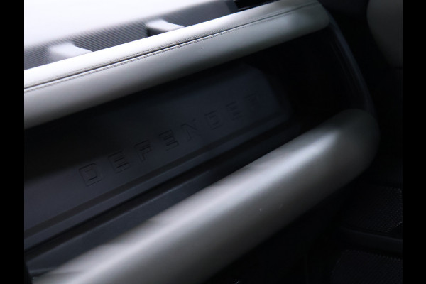 Land Rover Defender 110 2.0 P400e 110 Urban X-Dynamic [ADAPTIVE CRUISE, APPLE CARPLAY, TREKHAAK, SCHUIFKANTELDAK, CAMERA, MEMORY, STOELVERWAMING, NAVIGATIE, NIEUWSTAAT]