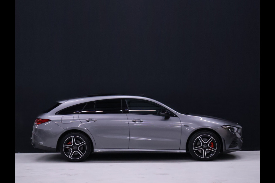 Mercedes-Benz CLA-Klasse Shooting Brake 250 e AMG Limited [SFEERVERLICHTING, TREKHAAK, CAMERA, CRUISE CONTROL, STOELVERWARMING, MEMORY SEATS, SCHUIFKANTELDAK, APPLE CARPLAY, NAVIGATIE, NIEUWSTAAT]