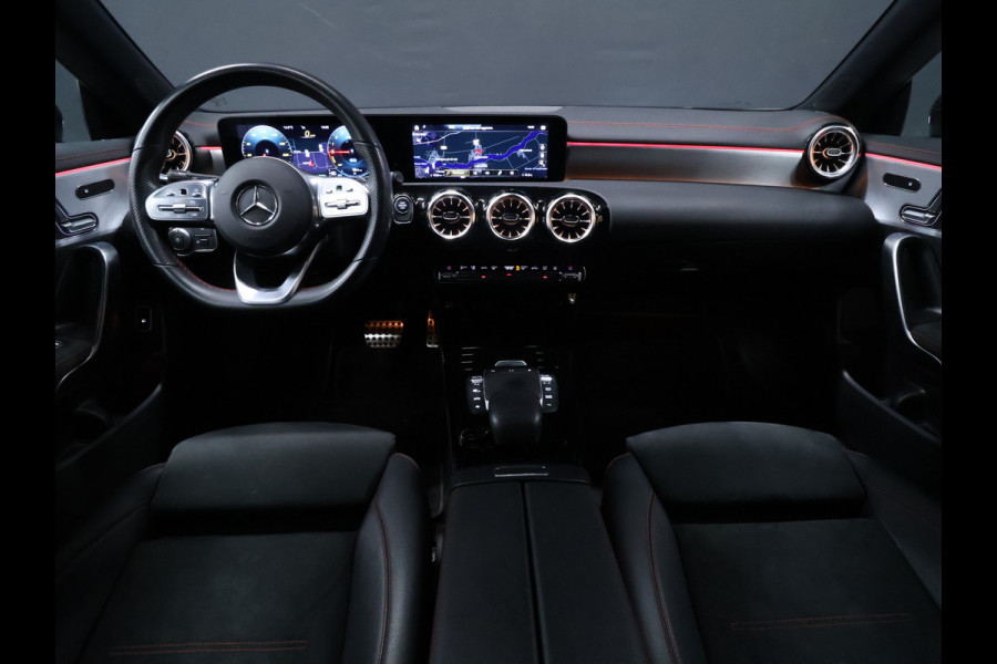 Mercedes-Benz CLA-Klasse Shooting Brake 250 e AMG Limited [SFEERVERLICHTING, TREKHAAK, CAMERA, CRUISE CONTROL, STOELVERWARMING, MEMORY SEATS, SCHUIFKANTELDAK, APPLE CARPLAY, NAVIGATIE, NIEUWSTAAT]