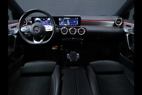 Mercedes-Benz CLA-Klasse Shooting Brake 250 e AMG Limited [SFEERVERLICHTING, TREKHAAK, CAMERA, CRUISE CONTROL, STOELVERWARMING, MEMORY SEATS, SCHUIFKANTELDAK, APPLE CARPLAY, NAVIGATIE, NIEUWSTAAT]