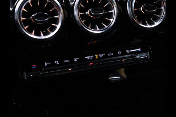 Mercedes-Benz CLA-Klasse Shooting Brake 250 e AMG Limited [SFEERVERLICHTING, TREKHAAK, CAMERA, CRUISE CONTROL, STOELVERWARMING, MEMORY SEATS, SCHUIFKANTELDAK, APPLE CARPLAY, NAVIGATIE, NIEUWSTAAT]
