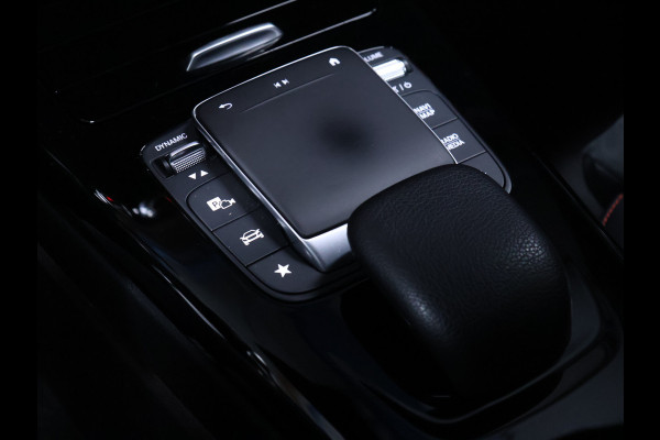Mercedes-Benz CLA-Klasse Shooting Brake 250 e AMG Limited [SFEERVERLICHTING, TREKHAAK, CAMERA, CRUISE CONTROL, STOELVERWARMING, MEMORY SEATS, SCHUIFKANTELDAK, APPLE CARPLAY, NAVIGATIE, NIEUWSTAAT]