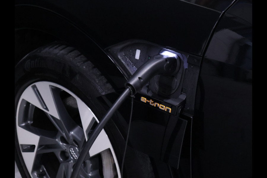 Audi e-tron Sportback 50 quattro S edition 71 kWh [ADAPTIVE CRUISE, APPLE CARPLAY, CAMERA, STOELVERWAMING, SCHUIFKANTELDAK, MEMORY, ELEKTRISCHE ACHTERKLEP, DIGITAL DASH, NAVIGATIE, NIEUWSTAAT]