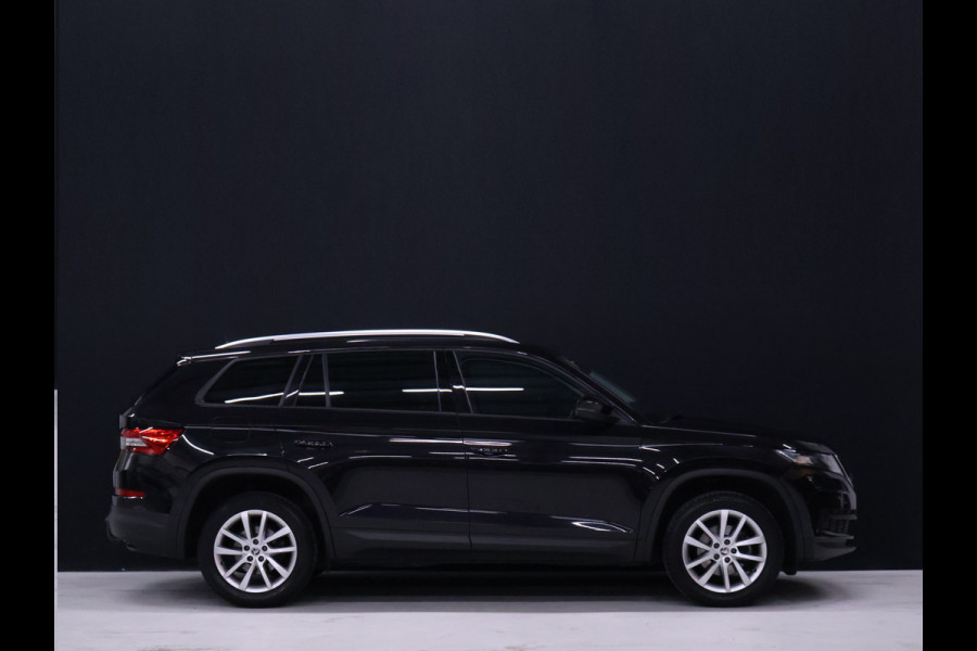 Škoda Kodiaq 1.5 TSI Sport [STOELVERWARMING, CAMERA, TREKHAAK, APPLE CARPLAY, AUTOMATISCHE VERLICHTING, NAVIGATIE, NIEUWSTAAT]