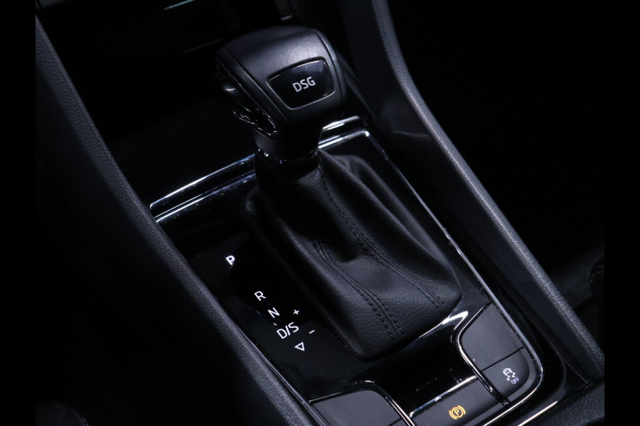 Škoda Kodiaq 1.5 TSI Sport [STOELVERWARMING, CAMERA, TREKHAAK, APPLE CARPLAY, AUTOMATISCHE VERLICHTING, NAVIGATIE, NIEUWSTAAT]