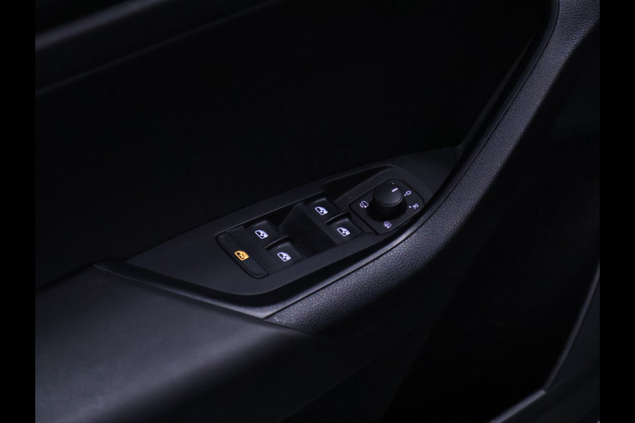 Škoda Kodiaq 1.5 TSI Sport [STOELVERWARMING, CAMERA, TREKHAAK, APPLE CARPLAY, AUTOMATISCHE VERLICHTING, NAVIGATIE, NIEUWSTAAT]