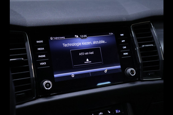 Škoda Kodiaq 1.5 TSI Sport [STOELVERWARMING, CAMERA, TREKHAAK, APPLE CARPLAY, AUTOMATISCHE VERLICHTING, NAVIGATIE, NIEUWSTAAT]