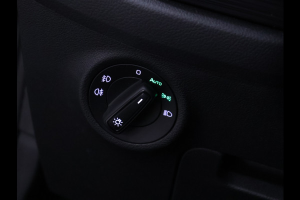 Škoda Kodiaq 1.5 TSI Sport [STOELVERWARMING, CAMERA, TREKHAAK, APPLE CARPLAY, AUTOMATISCHE VERLICHTING, NAVIGATIE, NIEUWSTAAT]