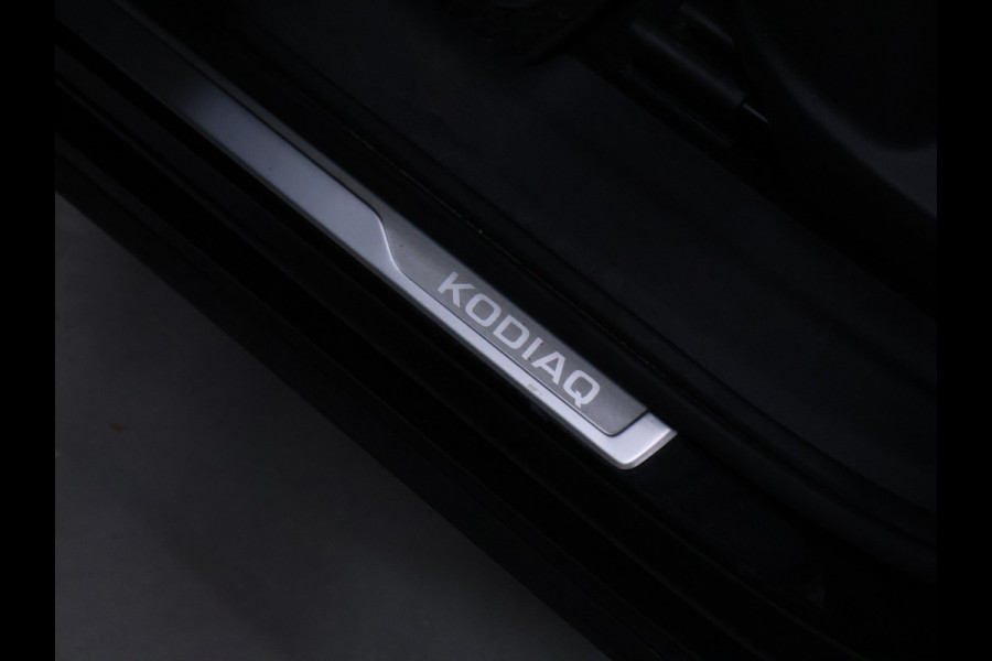 Škoda Kodiaq 1.5 TSI Sport [STOELVERWARMING, CAMERA, TREKHAAK, APPLE CARPLAY, AUTOMATISCHE VERLICHTING, NAVIGATIE, NIEUWSTAAT]