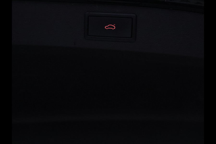 Škoda Kodiaq 1.5 TSI Sport [STOELVERWARMING, CAMERA, TREKHAAK, APPLE CARPLAY, AUTOMATISCHE VERLICHTING, NAVIGATIE, NIEUWSTAAT]