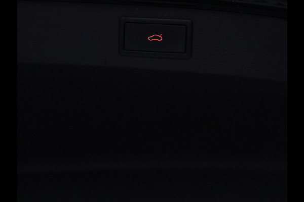 Škoda Kodiaq 1.5 TSI Sport [STOELVERWARMING, CAMERA, TREKHAAK, APPLE CARPLAY, AUTOMATISCHE VERLICHTING, NAVIGATIE, NIEUWSTAAT]