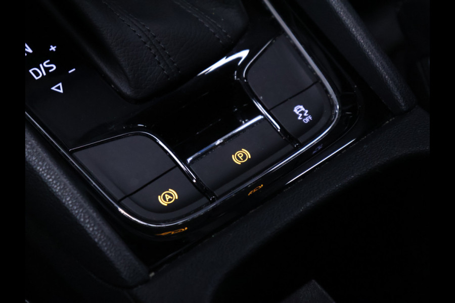 Škoda Kodiaq 1.5 TSI Sport [STOELVERWARMING, CAMERA, TREKHAAK, APPLE CARPLAY, AUTOMATISCHE VERLICHTING, NAVIGATIE, NIEUWSTAAT]