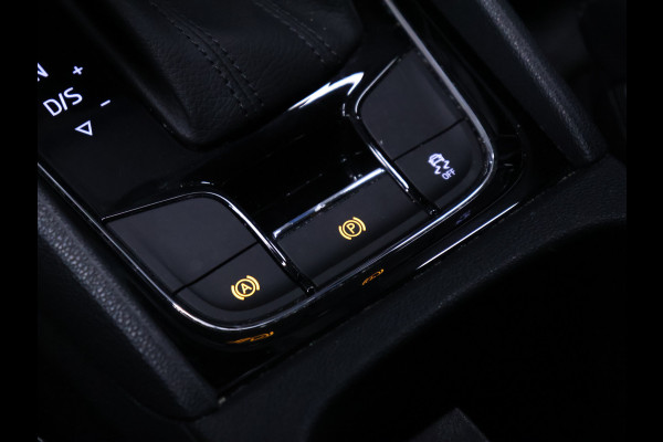 Škoda Kodiaq 1.5 TSI Sport [STOELVERWARMING, CAMERA, TREKHAAK, APPLE CARPLAY, AUTOMATISCHE VERLICHTING, NAVIGATIE, NIEUWSTAAT]