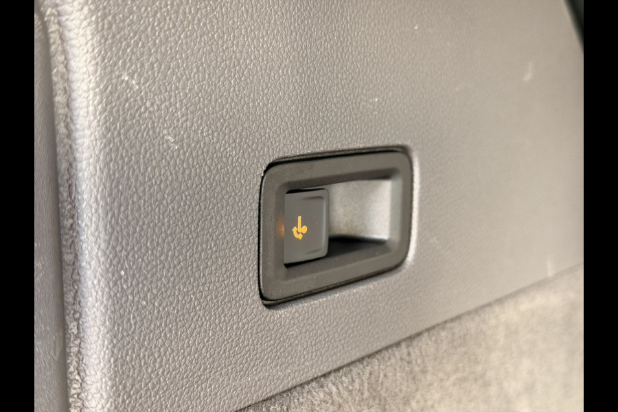 Volkswagen Multivan 1.4 eHybrid L2H1 BTW 7P Pano IQ Trekhaak