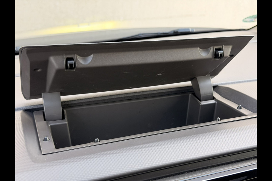 Volkswagen Multivan 1.4 eHybrid L2H1 BTW 7P Pano IQ Trekhaak