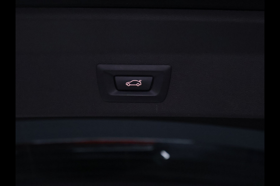 BMW X3 xDrive30e M Sport [SCHUIFKANTELDAK, LEDER, APPLE CARPLAY, CAMERA, ELEK. ACHTERKLEP, DIGITAL DASH, NAVIGATIE, CRUISE, NIEUWSTAAT]